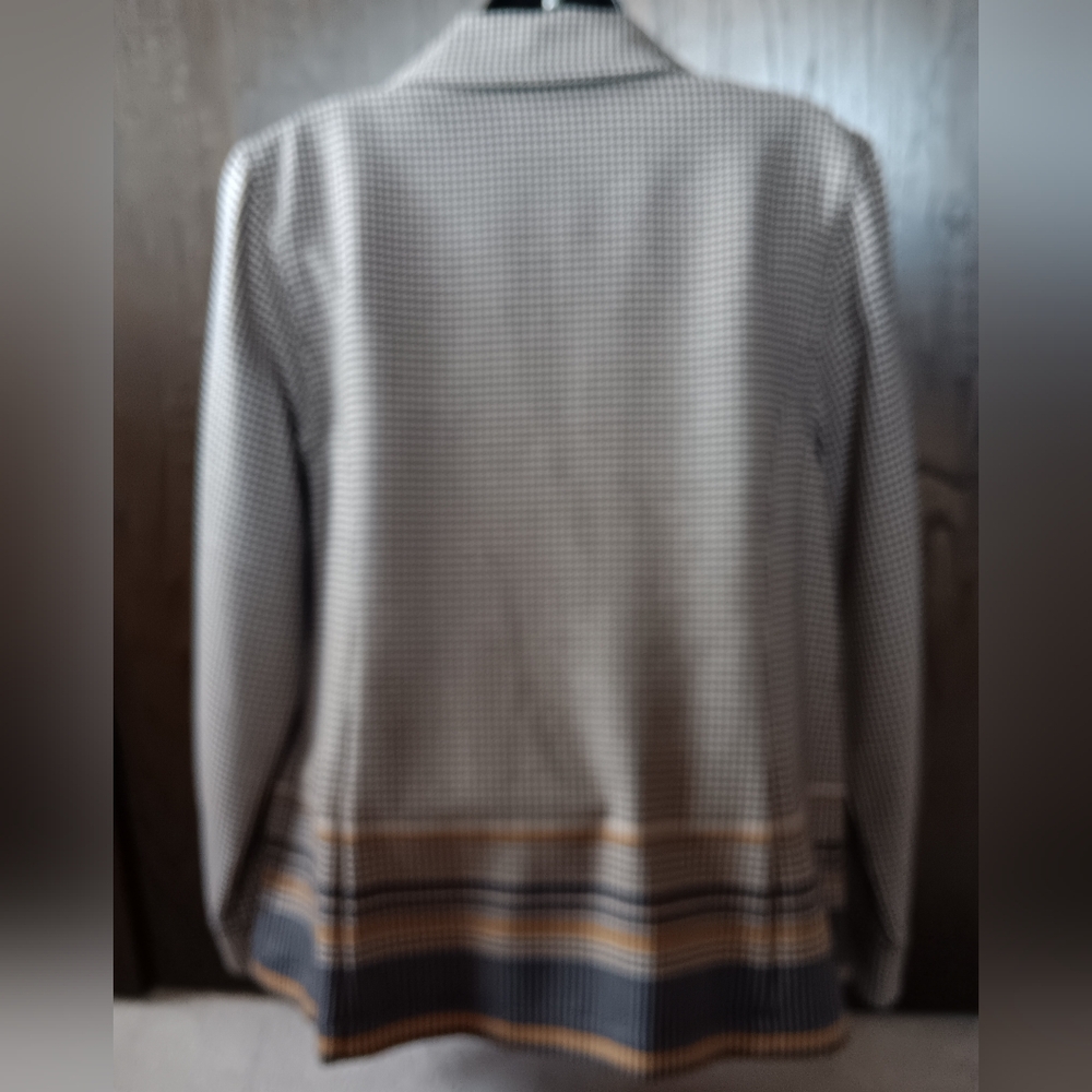 Pendleton Women's Houndstooth Blazer with Striped Hem - Picture 2 of 4